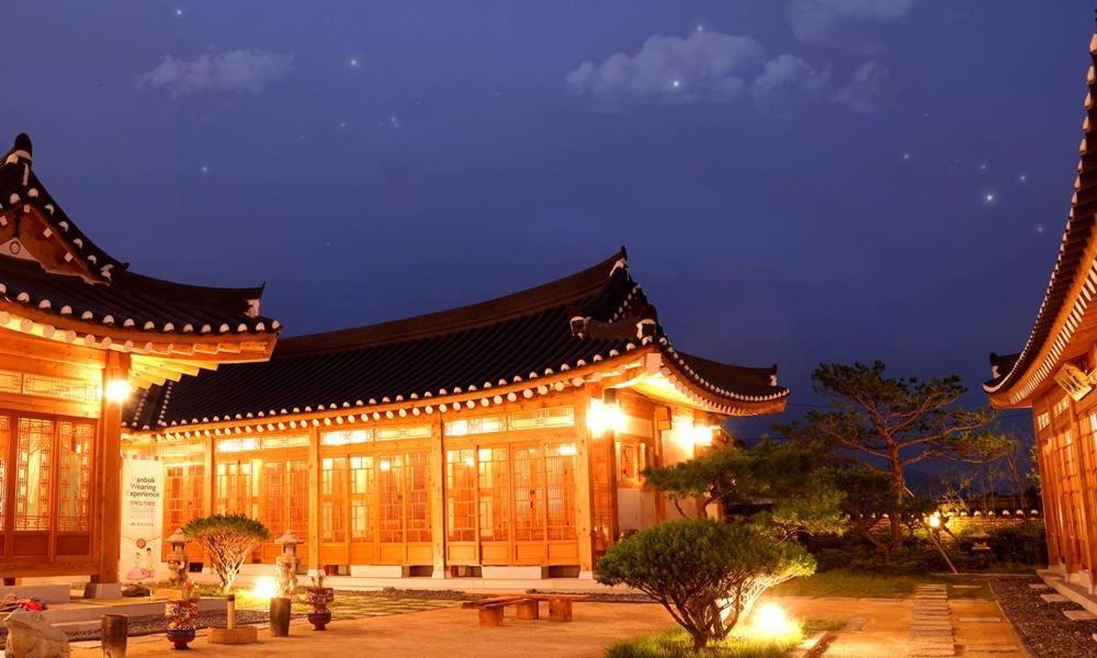 Hwangnamguan Hanok Village Gyeongju Extérieur photo