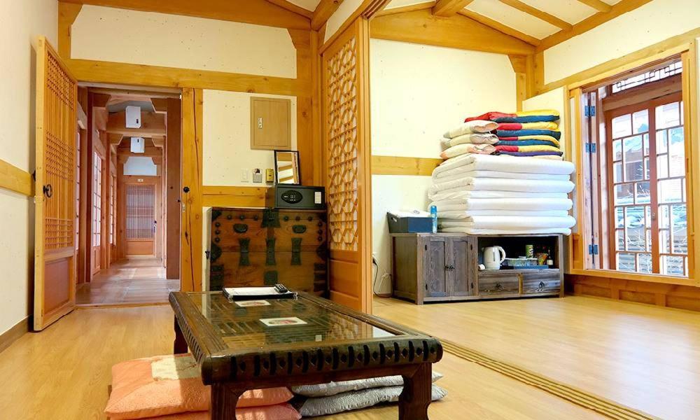 Hwangnamguan Hanok Village Gyeongju Extérieur photo